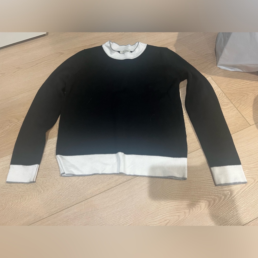 Like New Max Studio Sweater